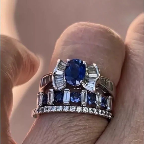 18K 750 Natural Sapphire 💙 & Emerald Cut Diamond 💎 Ring Set Appraisals $4720 - Picture 5 of 13